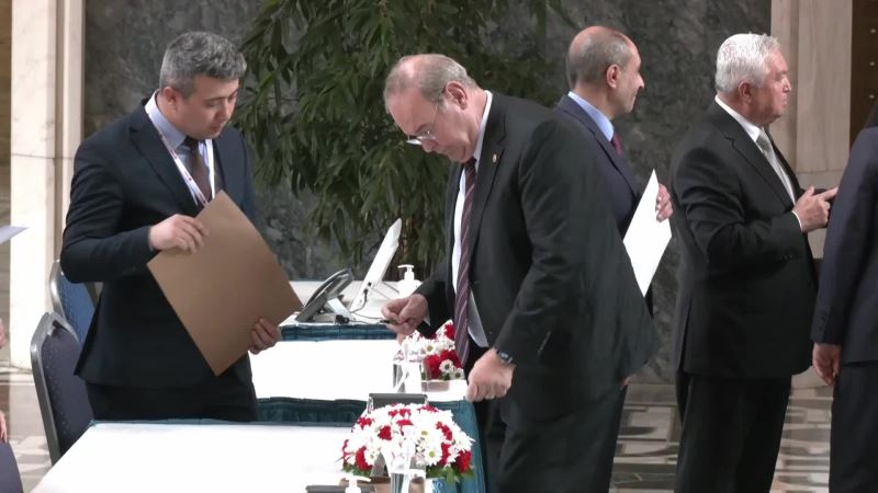 TBMM’DE 28’İNCİ DÖNEM MİLLETVEKİLİ KAYIT İŞLEMLERİ DEVAM EDİYOR… FAİK ÖZTRAK: “İKİNCİ TURDA LİYAKAT KAZANACAK, NEZAKET KAZANACAK, DOĞRULUK KAZANACAK, KEMAL KILIÇDAROĞLU BU ÜLKENİN 13’ÜNCÜ CUMHURBAŞKANI OLACAK”