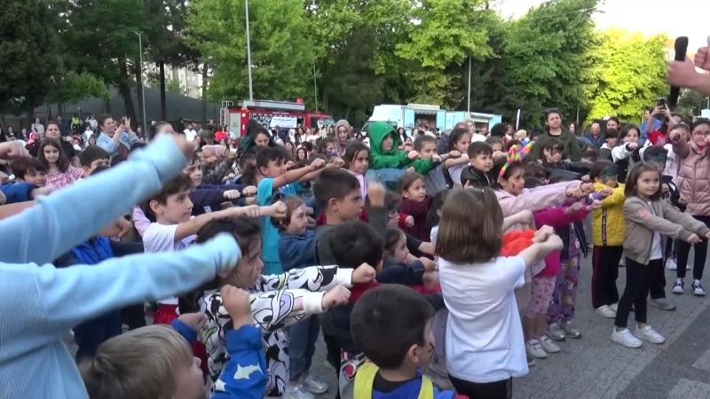 ESENYURT’TA ‘MAHALLEDE ŞENLİK VAR’ ETKİNLİĞİ