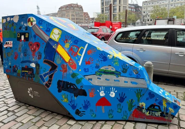 Spendenübergabe an Gemeinnütziges Jugendwerk Unfallgeschädigter Kinder im Miniatur Wunderland in der HafenCity