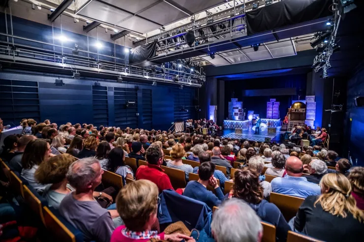 Lübeck’te Tiyatro Gecesi: Sanatla Dolu Bir Akşam