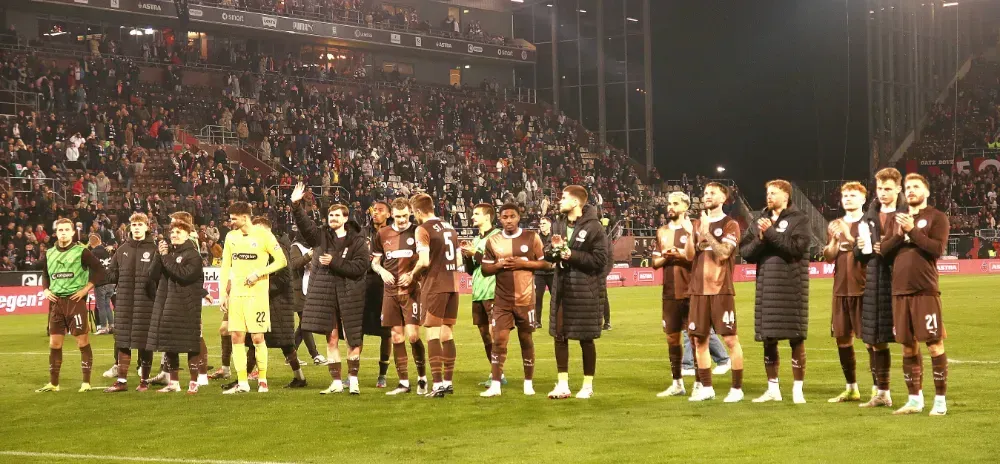 St. Pauli Frankfurt Deplasmanında Mağlup Oldu: Burkardt Hataları Affetmedi