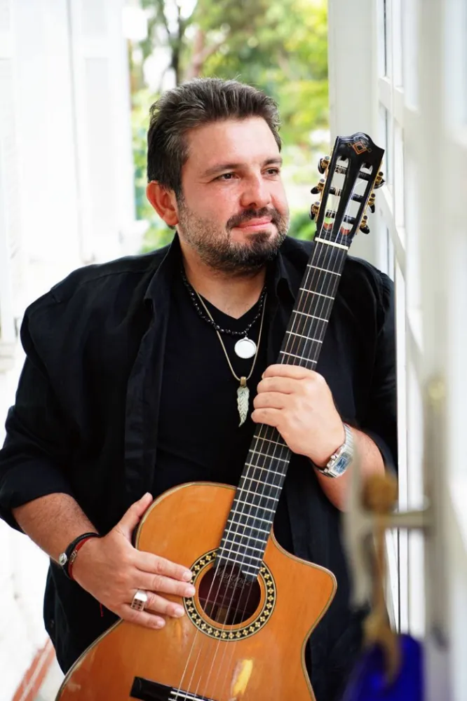 Mustafa Akay Avrupa’yı Sallamaya Devam Ediyor