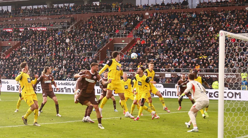 FC St. Pauli Direndi Ama Yetmedi: Dortmund İkinci Yarıda Sonuç Aldı! 0-2