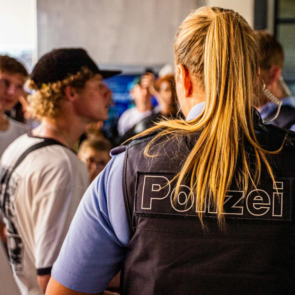 Hamburg Polisi’ne 141 Yeni Güç