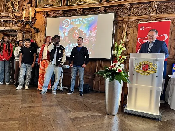 Bremen’de Gençlerden Güçlü Mesaj: Nefrete Yer Yok!